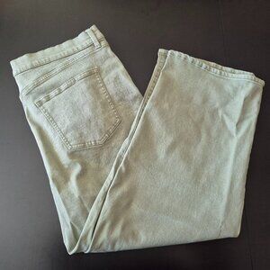 NWT Cropped Jeans